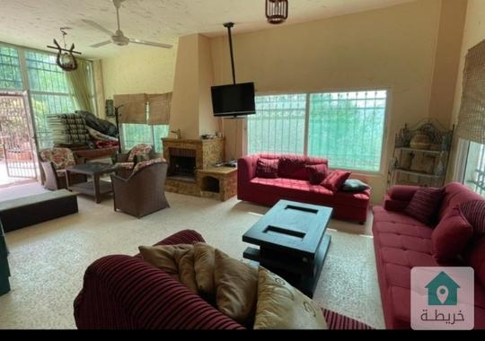 مزرعة مع بيت ريفي للبيع ٣ دونم مطلعة على سد الملك طلال اطلالة رائعة 