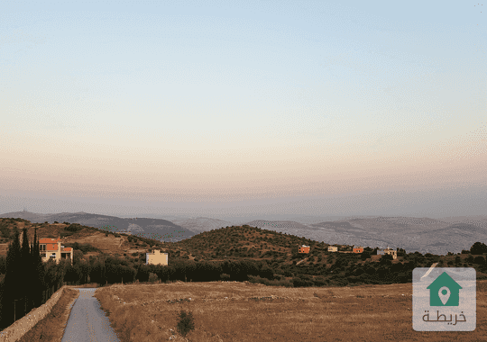  للبيع  مجموعة أراض متجاورة في جرش  سوف  منطقة السهلات إطلالة بانورامية ساحرة  موقع مرتفع 