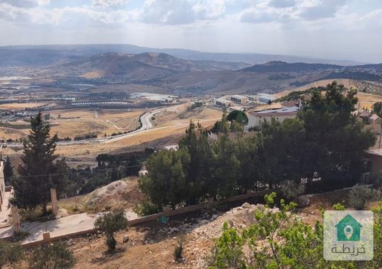 فرصة مميزة قطعة أرض بإطلالة رائعة ومميزة للبيع في شارع الاردن 