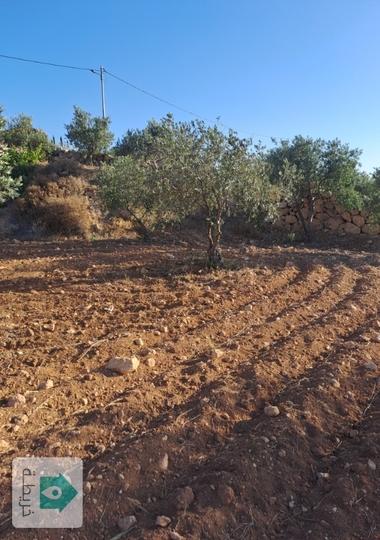 قطعه ارض للبيع في جرش مطله على سد الملك طلال