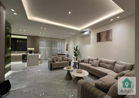 شقة ارضية مع ترس للايجار في دير غبار