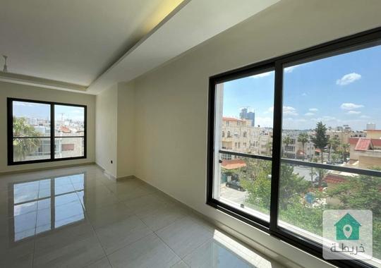 شقق طابقية بتشطيبات سكن خاص للبيع في أجمل وأرقى مناطق ام السماق 