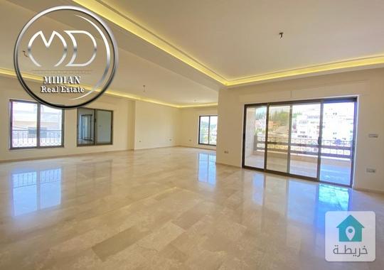 شقة طابقية فارغة للايجار دابوق مساحة 360م طابق اول تشطيب سوبر ديلوكس