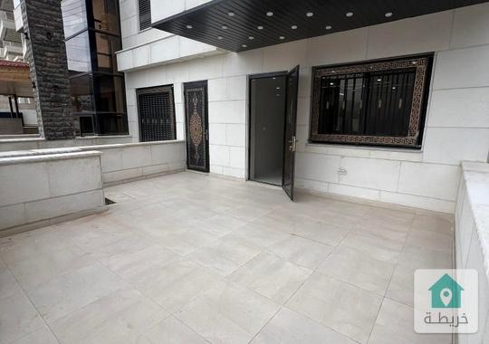 شقه فخمه بالجبيهه ارضيه على مستوى الشارع مساحه داخلي 165 م وخارجي 50م للبيع بسعر 90الف ت0796974924