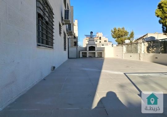 شقة ارضية للبيع في دابوق مميزه 