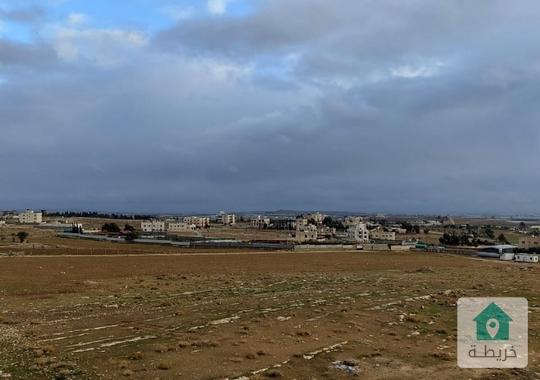 ارض للبيع اللبن حوض القليب قرب شارع الميه والمطار كوشان مستقل