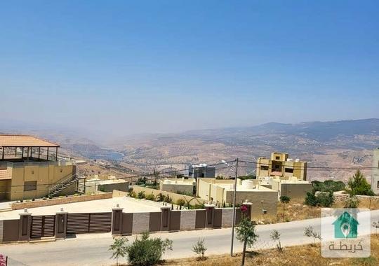 مزرعه مميزه ضمن كمباوند في جرش 