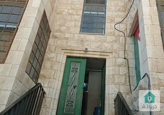 مجمع تجاري للبيع مؤجر لمدرسة حكومية 