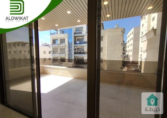 شقة مميزة للبيع في خلدا طابق ارضي في اجمل مناطق خلدا مساحة البناء 200م ومساحة الترس 25م