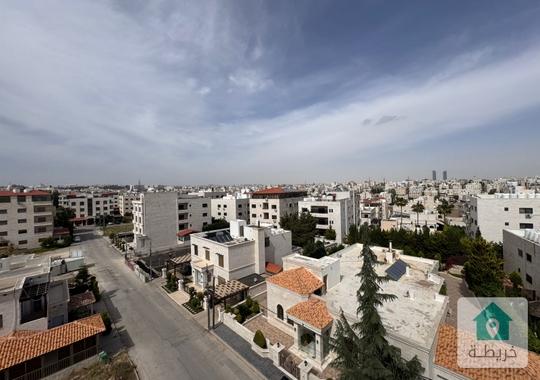 شقة طابق اخير مع روف للبيع في اجمل مناطق الكرسي مساحة البناء 170م الترس 110م اطلالة رائعة