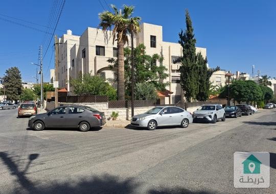 شقه ارضيه مميزه في السابع 350 م داخلي و 350م خارجي حديقه وترسات