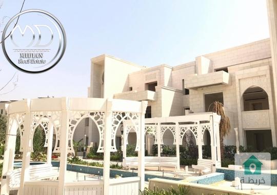 شقق جديدة للبيع ضمن كمباوند في أجمل مواقع الظهير مساحات 220م تشطيبات و ديكورات عصرية فاخرة