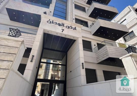 لقطة شقة ثالث مع روف للبيع في ضاحية الياسمين قرب دوار قرقش 