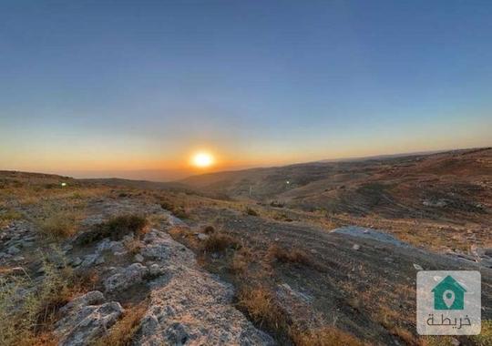 ارض سكني او إستثماري للبيع في مكان جميل مع اطلالة خلابة في ناعور