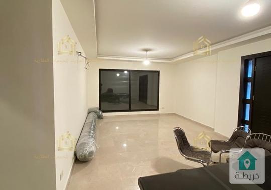 شقة أرضية مميزة للبيع في خلدا 🌿 مع ترس واسع وتشطيبات راقية