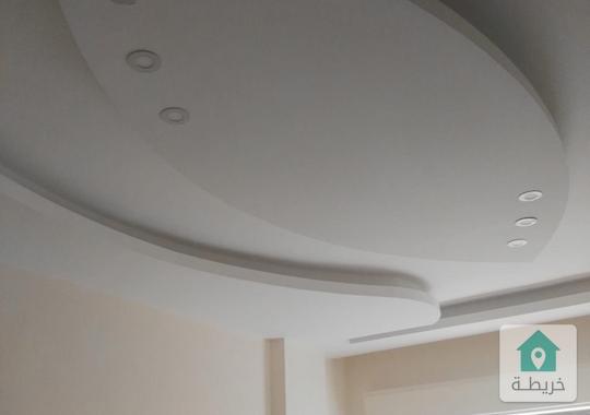 شقه للبيع في البيادر بالقرب من مسجد الحسين خواجا بجانب الجامعة التقنية 