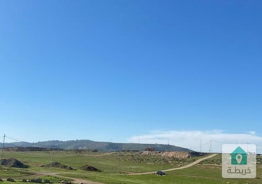 دونم مميز للبيع مقابل معصرة بيرين مكون من نمرتين 500+533 