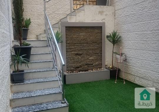 شقه للبيع شبه ارضي بالبنيات الجنوبي شارع الخدمات