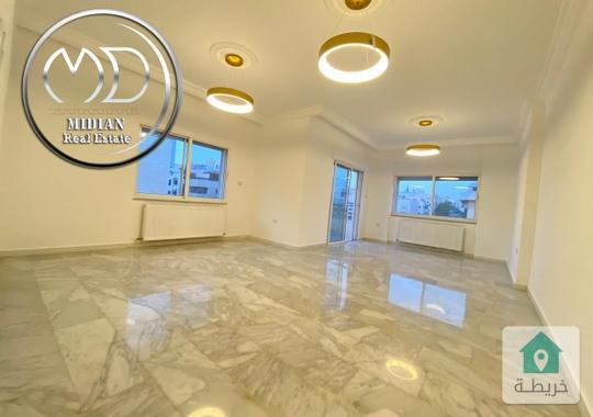 شقة للبيع الجاردنز طابق اخير مع روف مساحة 235م مع تراسات تشطيبات و ديكورات سوبر ديلوكس بسعر مميز جدا