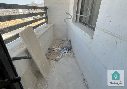 في جبل الزهور 48 الف تشطيب حديث مساحة 120 متر 