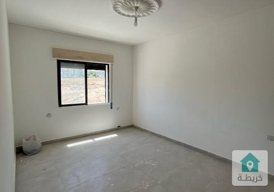 شقة جديدة ب 38 الف لقطة في جبل الزهور تشطيب حديث 