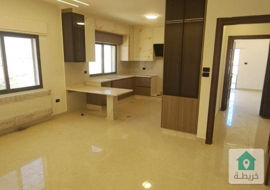 شقة في ربوة عبدون الطابق الثالث لم تسكن بعد مساحة ١٦٠م 