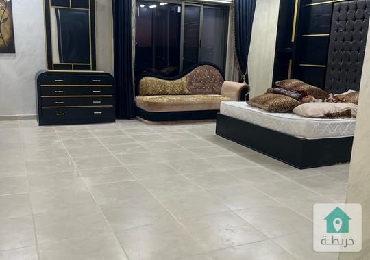 شقه مع روف 280 متر ام اذينه للبيع 