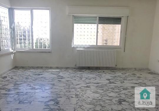 شقة للبيع في الرابية  قرب مدرسة كامبردج 