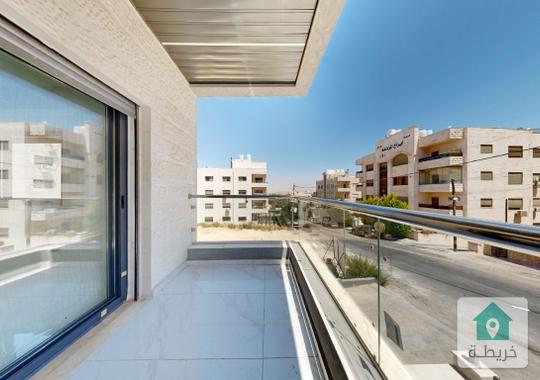 للبيع من المالك شقه فاخره و بسعر مميز في اجمل مناطق الجبيهه 