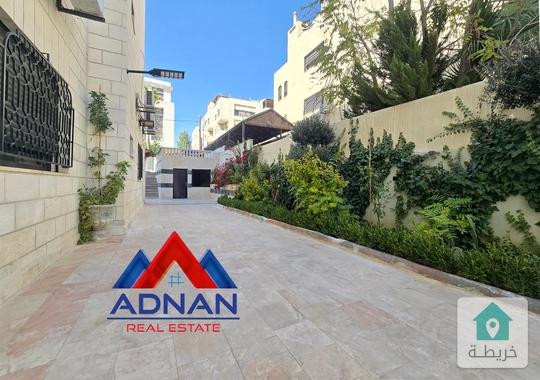 الرابيه شقة مفروشة مع حديقة كبيرة و مدخل وكراج خاص للايجار 