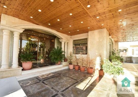 فيلا على طريق المطار  للبيع 