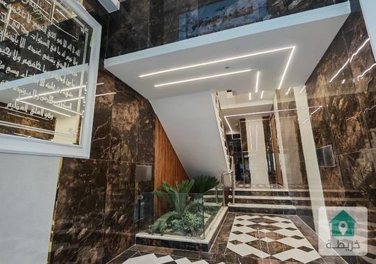 شقه للبيع طابق ثالث مع روف دوبلكس 210م الجبيهة تشطيبات فنادق 7نجوم 