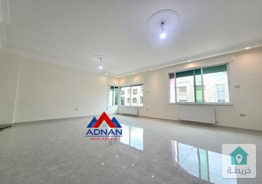 الرابيه شقه فارغه للإيجار مجددة بالكامل 180 متر طابق ثاني